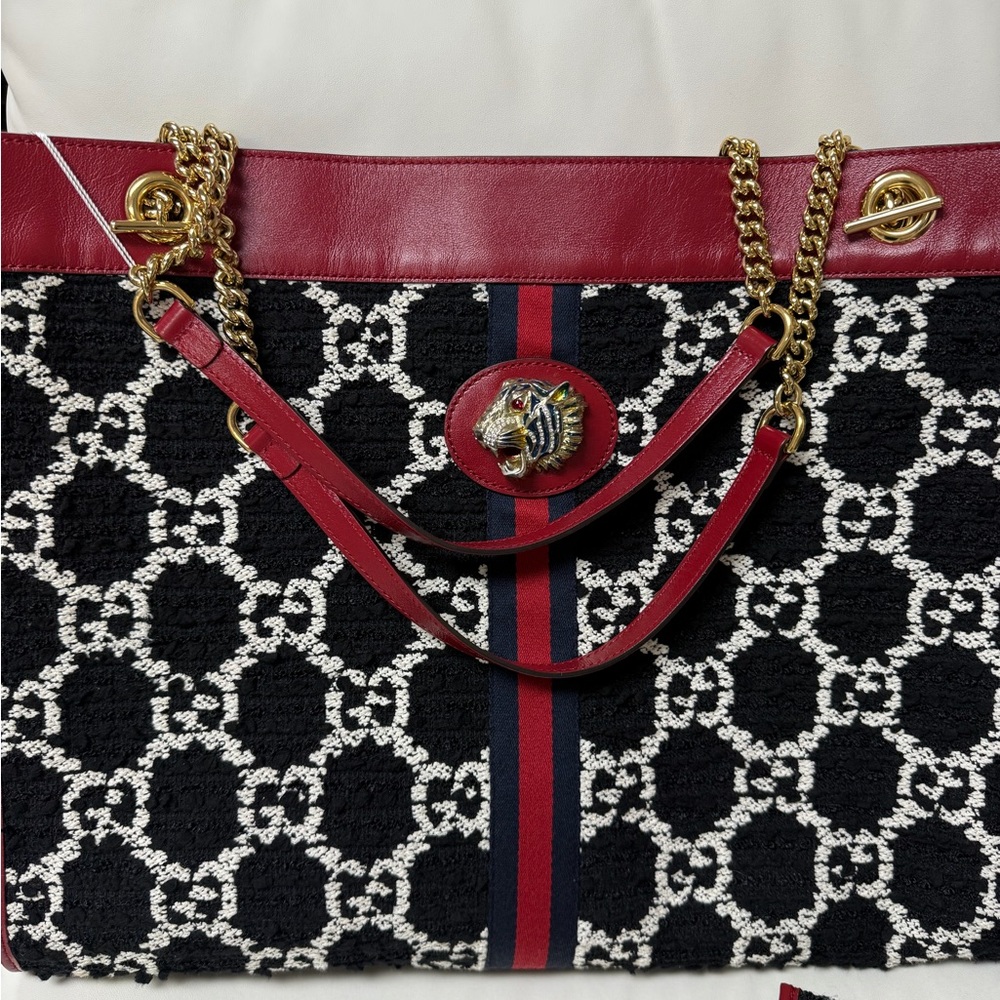 ❌SOLD ❌Gucci Red and Black Tote with Gold Chains